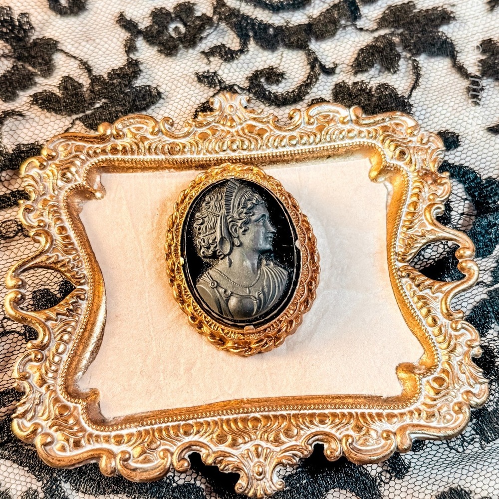 Black Victorian Mourning Brooch